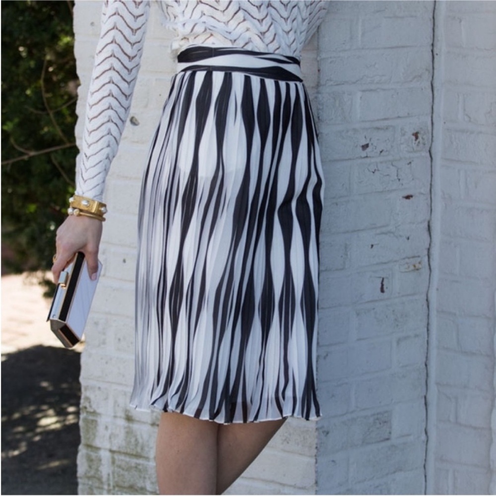 Anne Fontaine black and white diamond checker pleated skirt size 50 (6/8)
